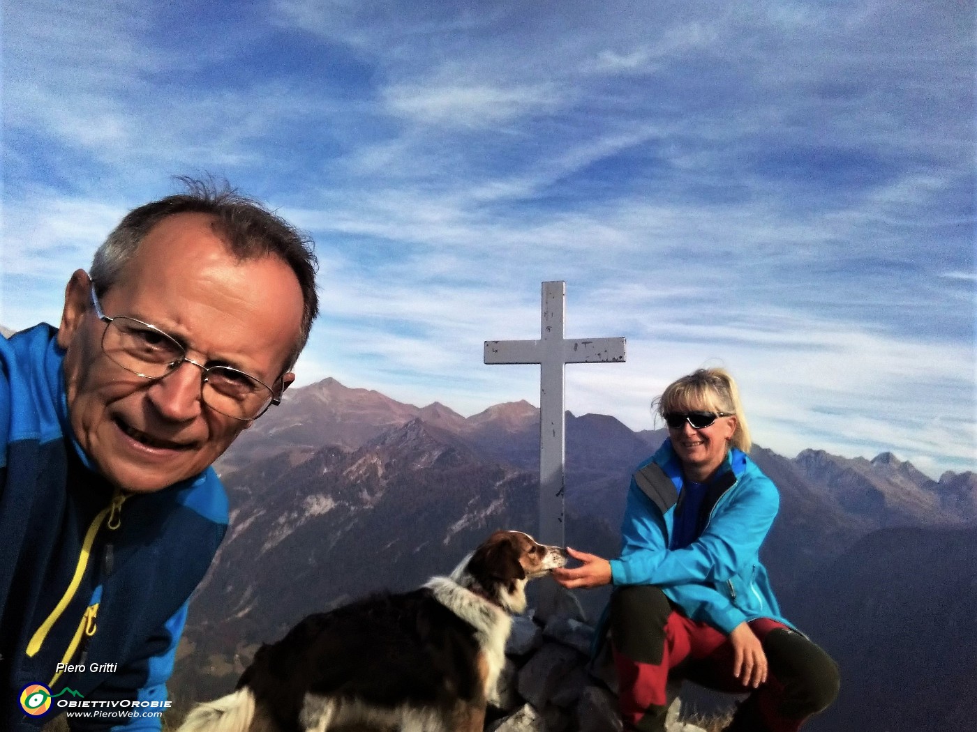 04 Pizzo Badile brembano, vetta con croce (2044 m).jpg